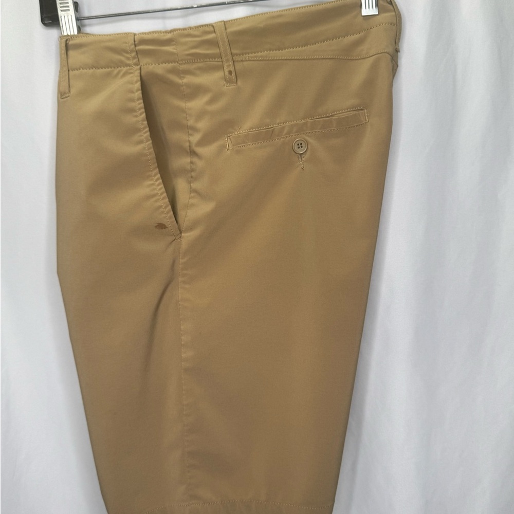 4/$15💥 Van’s Surf and Turf Hybrid Men's Khaki Flat Front Shorts Sz 30 Bin D - Picture 2 of 10